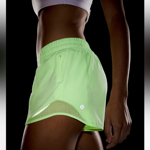 Lululemon Hotty Hot Low-Rise Lined Short 4” - Picture 3 of 5